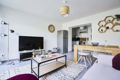Chambre privée à 81 Rue le Mongnier, 80090 Amiens, France, image 7 de 21