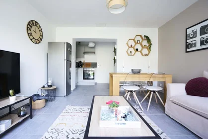 Chambre privée à 81 Rue le Mongnier, 80090 Amiens, France, image 10 de 21