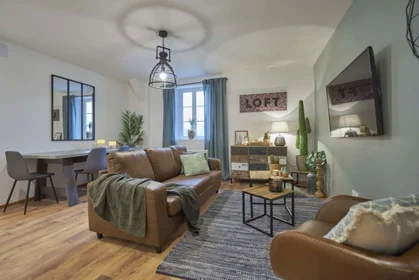 Quarto privado em 10 Rue de Clairmarais, 51100 Reims, France, imagem 4 de 11