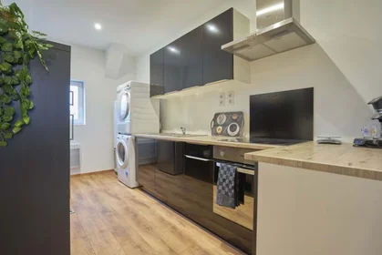 Quarto privado em 10 Rue de Clairmarais, 51100 Reims, France, imagem 7 de 11