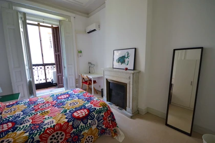Cheap shared room in madrid
