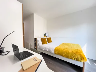 Habitación privada en 200 N Hanover St, Glasgow G4 0PY, United Kingdom                   , imagen 1 de 10