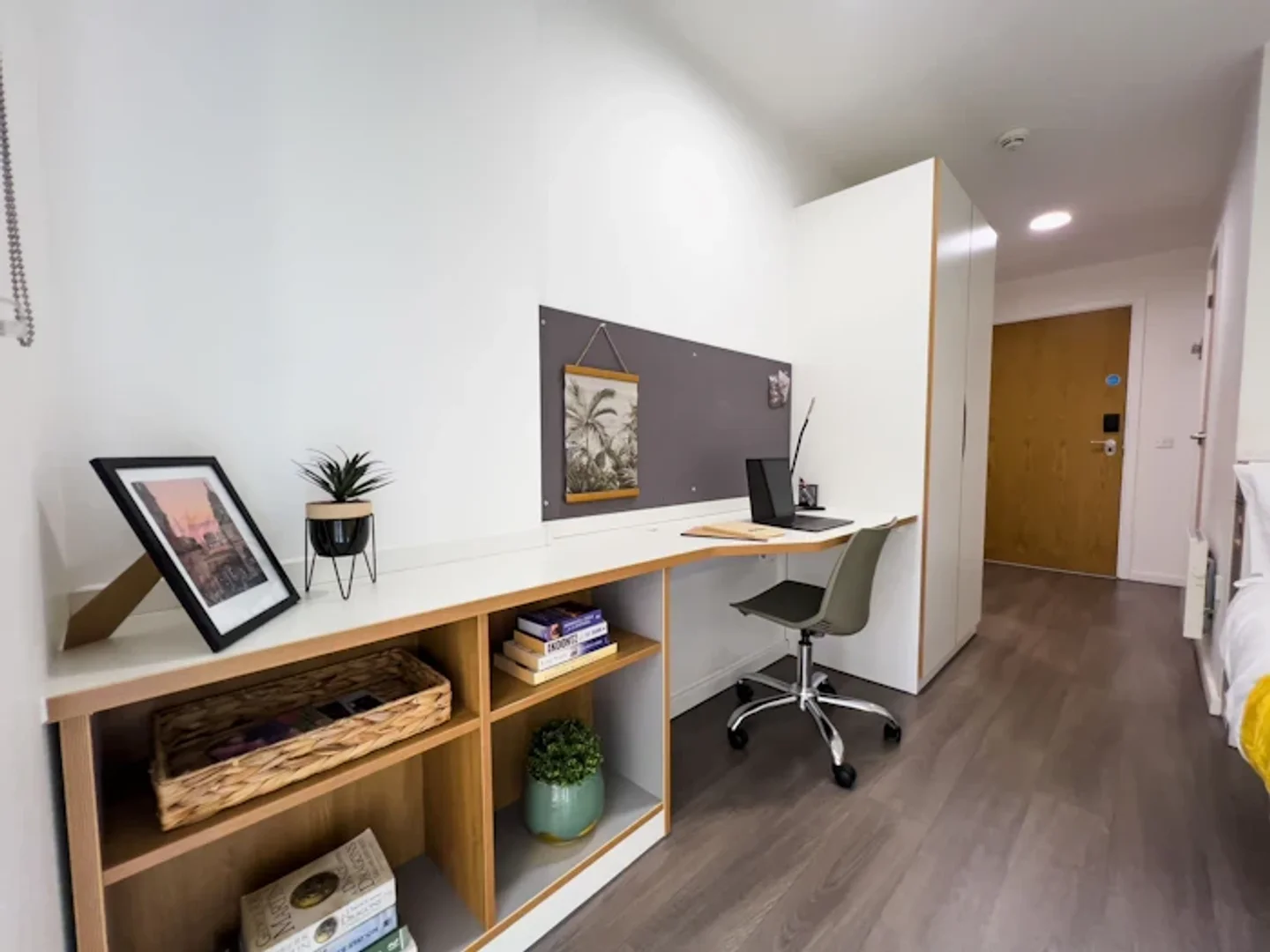 Habitación en apartamento estudiantil en alquiler en , completamente amueblado