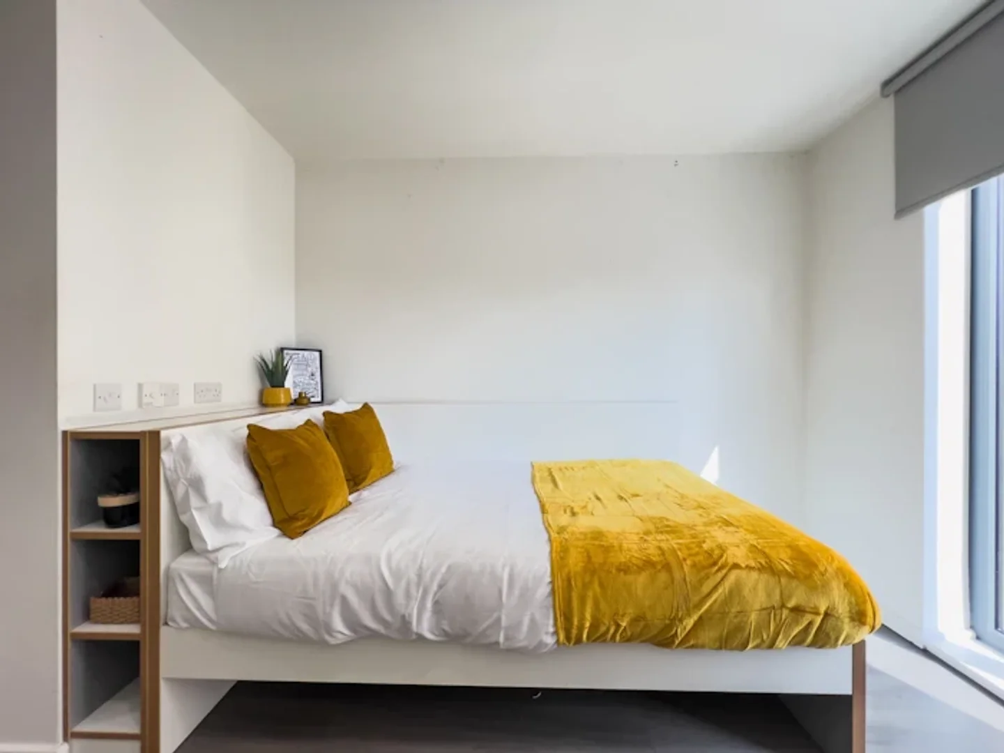 Habitación estudiantil amplia y cómoda en 