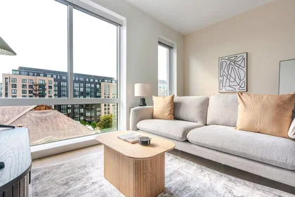 Apartamento inteiro em Tingey Square Southeast, Navy Yard, imagem 1 de 10