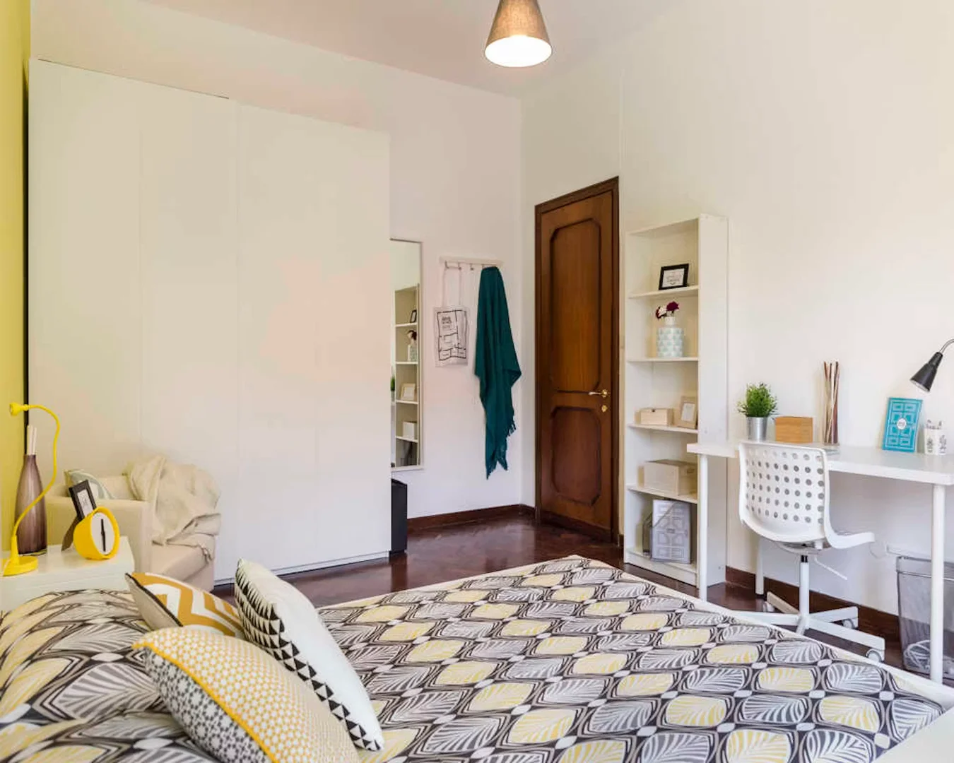 Habitación estudiantil amplia y cómoda en 