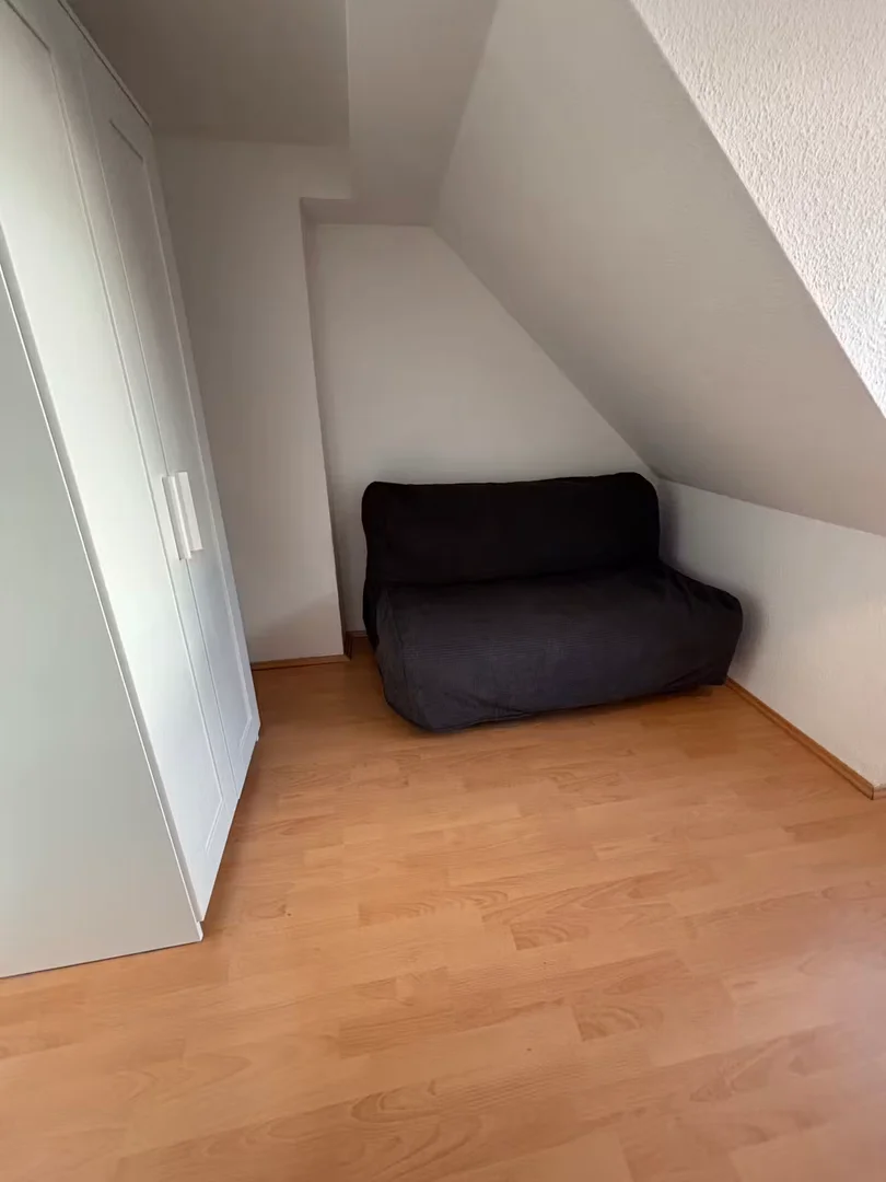 'de modern olanaklara sahip öğrenci dostu oda