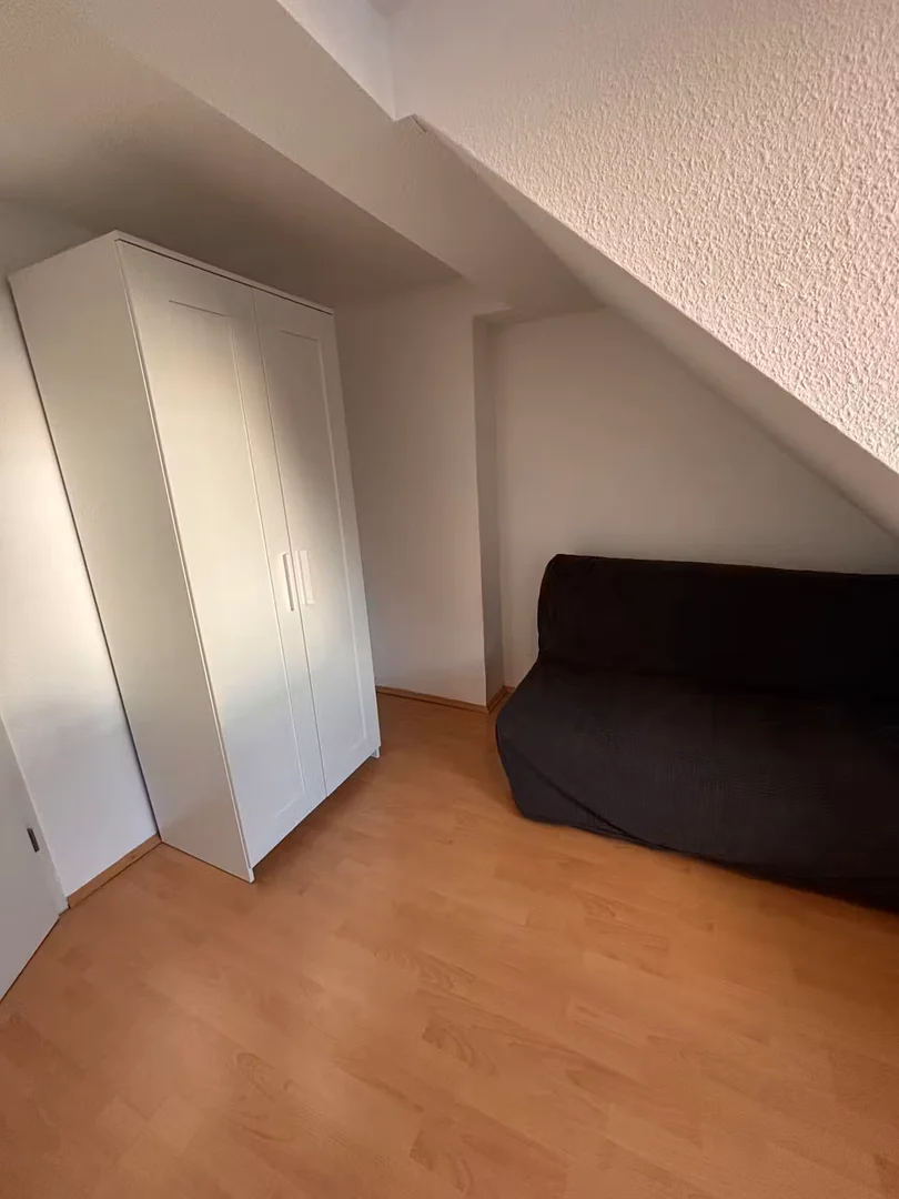 'de modern olanaklara sahip öğrenci dostu oda