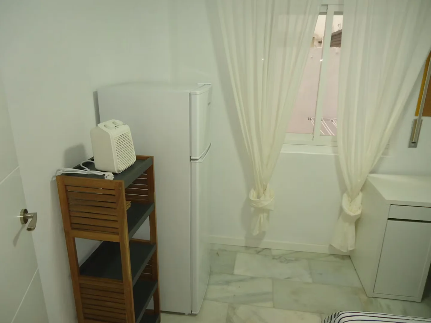 Chambre à louer dans un appartement d'étudiant à , entièrement meublée