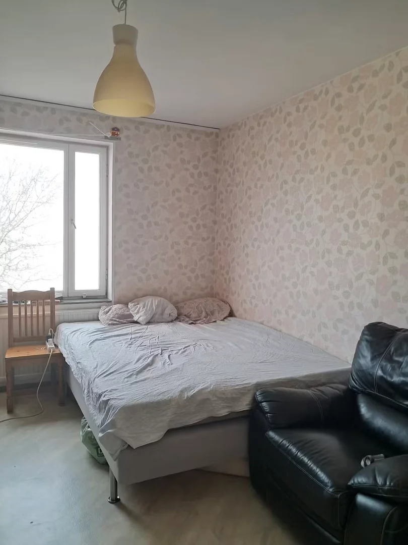 Habitación acogedora para estudiantes disponible en 