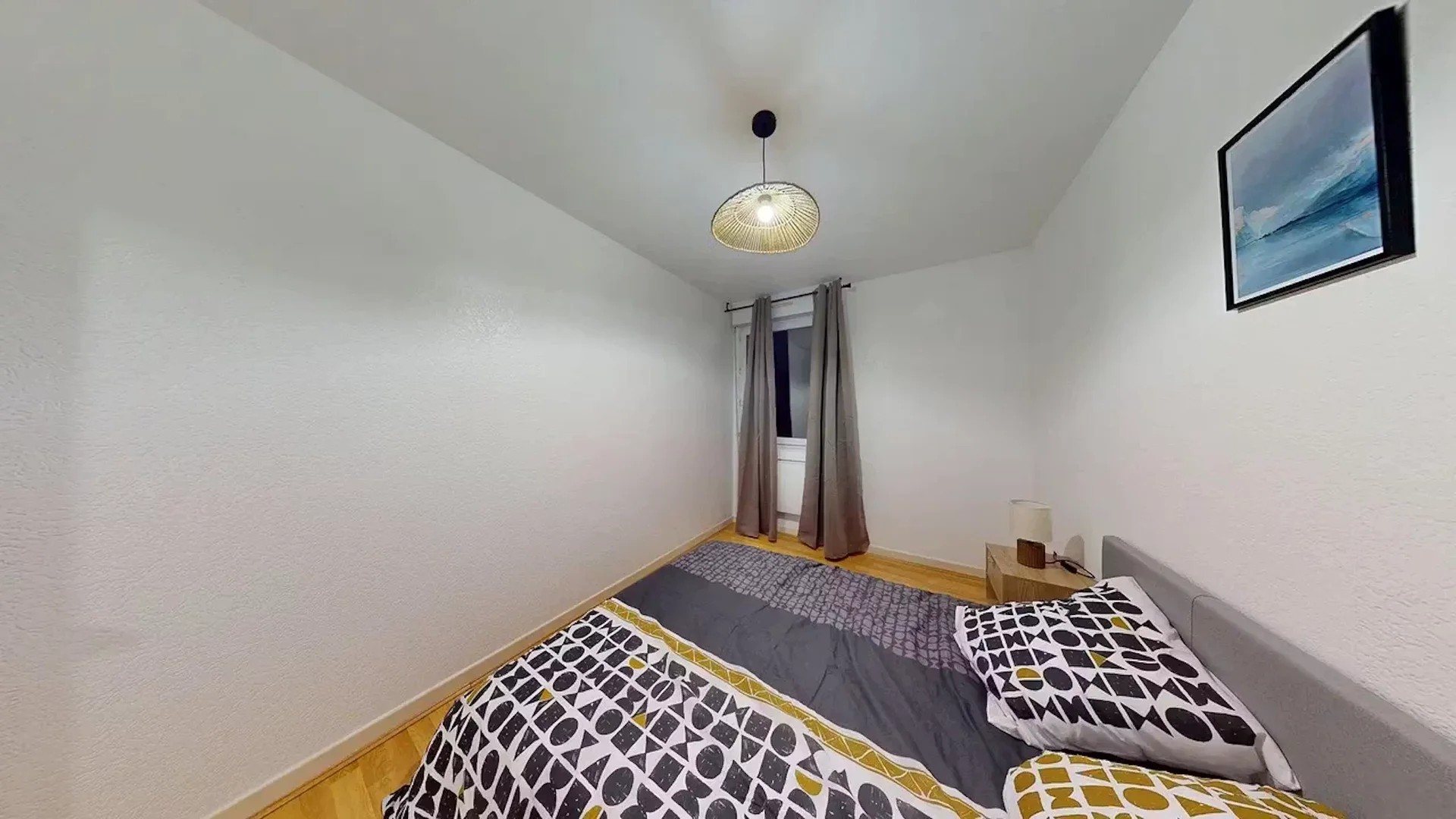 Chambre d'étudiant lumineuse et aérée avec accès facile à l'université dans 