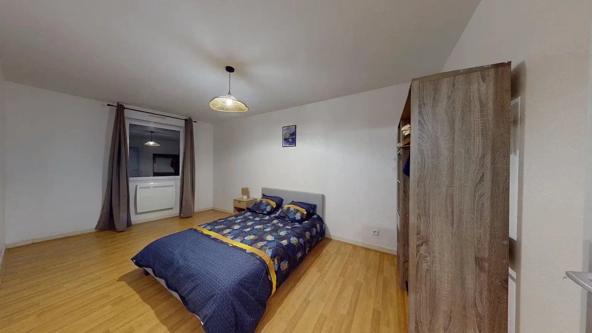 Quarto para alugar em apartamento de estudantes em , totalmente mobilado