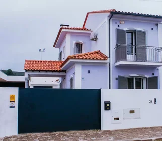 Apartamento inteiro em Rua Nova do Milão, , imagem 1 de 10