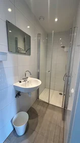 Apartamento inteiro em Boergoensestraat, Charlois, imagem 2 de 8