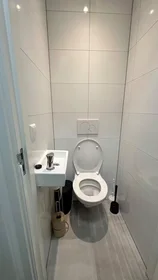 Apartamento inteiro em Boergoensestraat, Charlois, imagem 3 de 8