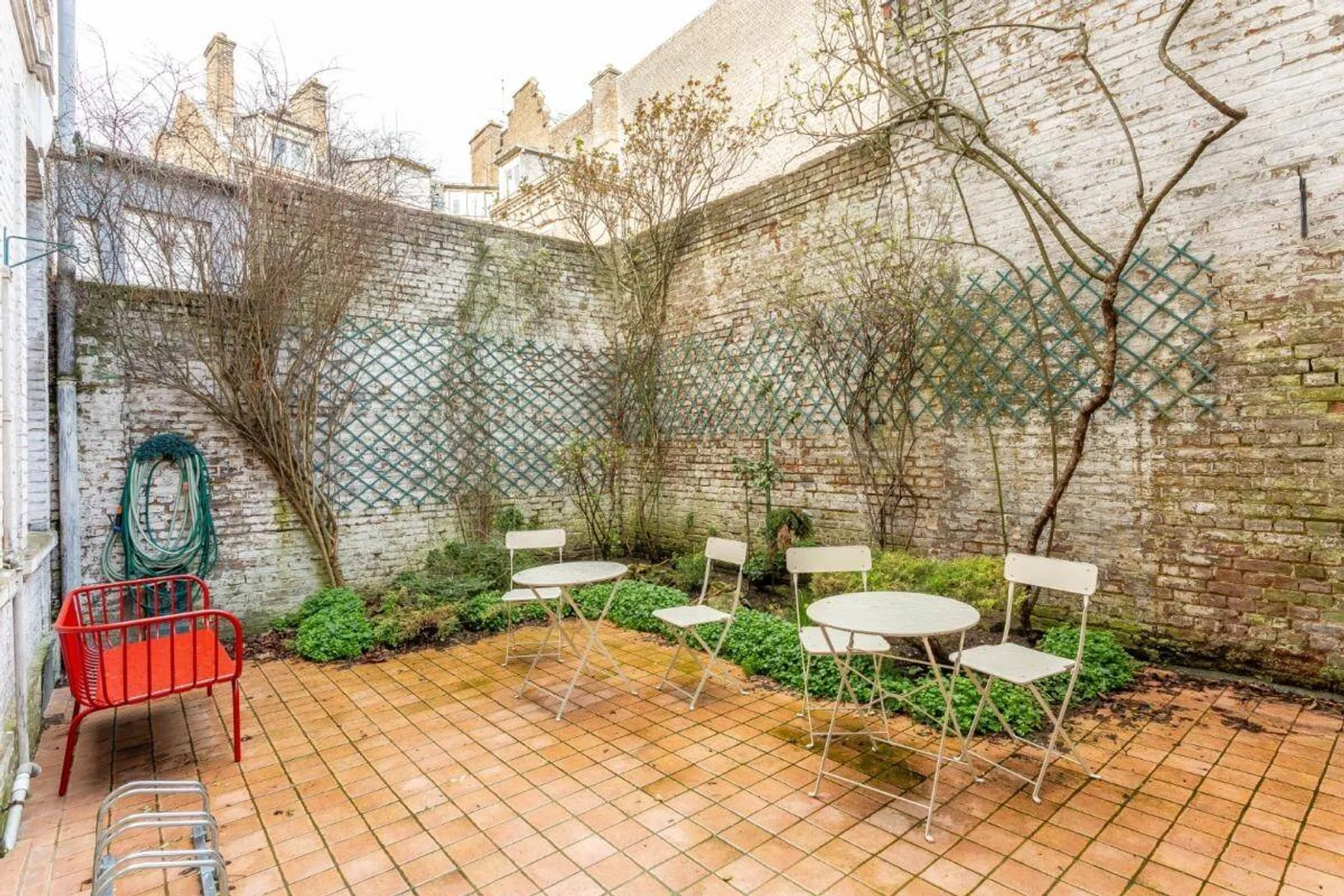 Economical student room with convenient location in 