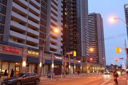 Habitación privada muy luminosa en Toronto