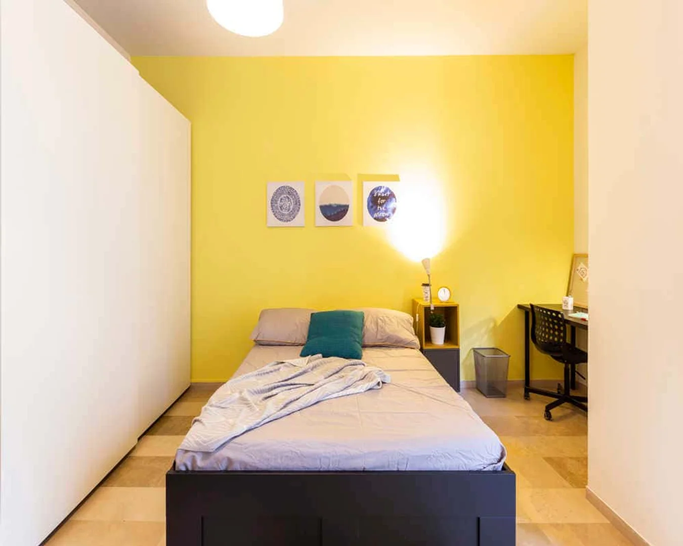 Habitación estudiantil económica con ubicación conveniente en