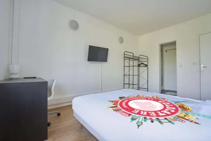 Özel oda konumu 3 Av. Georges Clemenceau, 51100 Reims, France, 3 12 görüntüsü