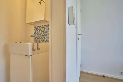 Özel oda konumu 3 Av. Georges Clemenceau, 51100 Reims, France, 5 12 görüntüsü