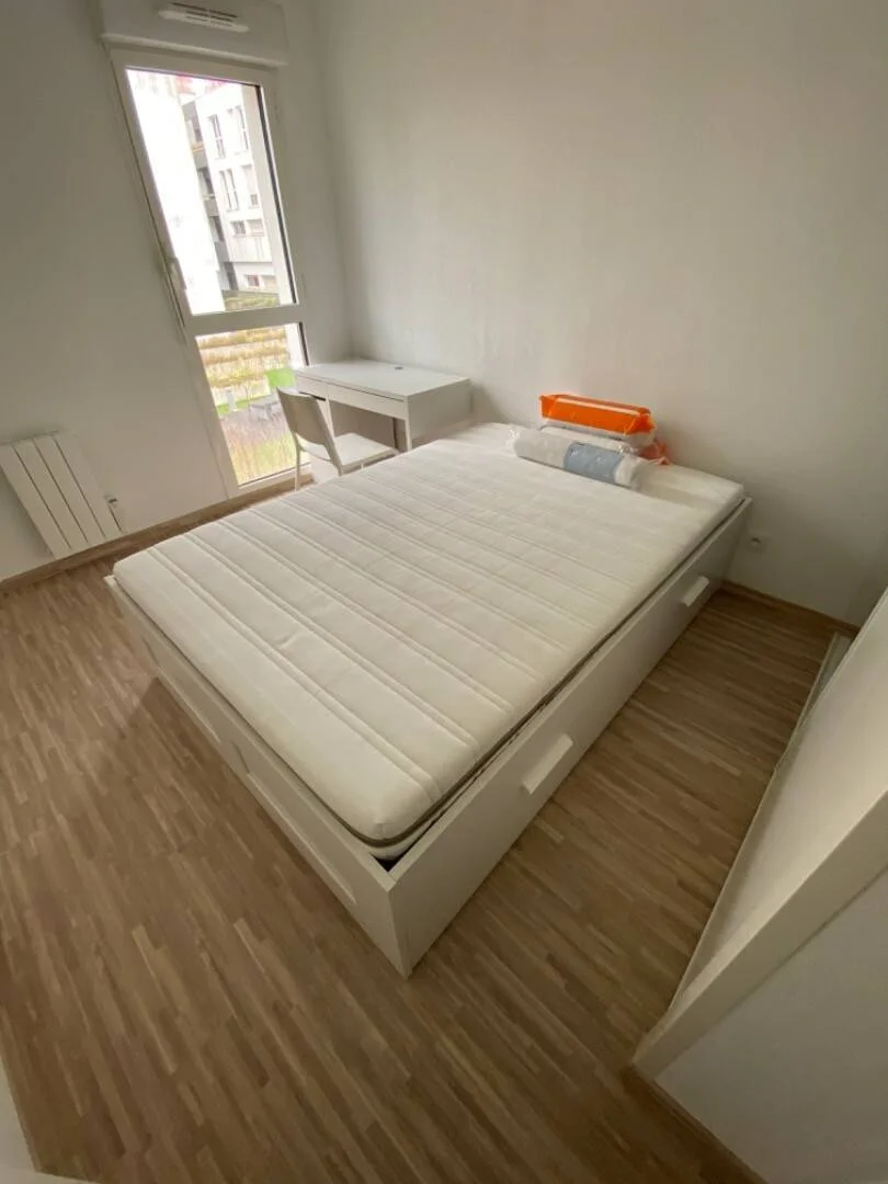 Bezahlbares Zimmer für Studenten mit ausreichender Beleuchtung in 