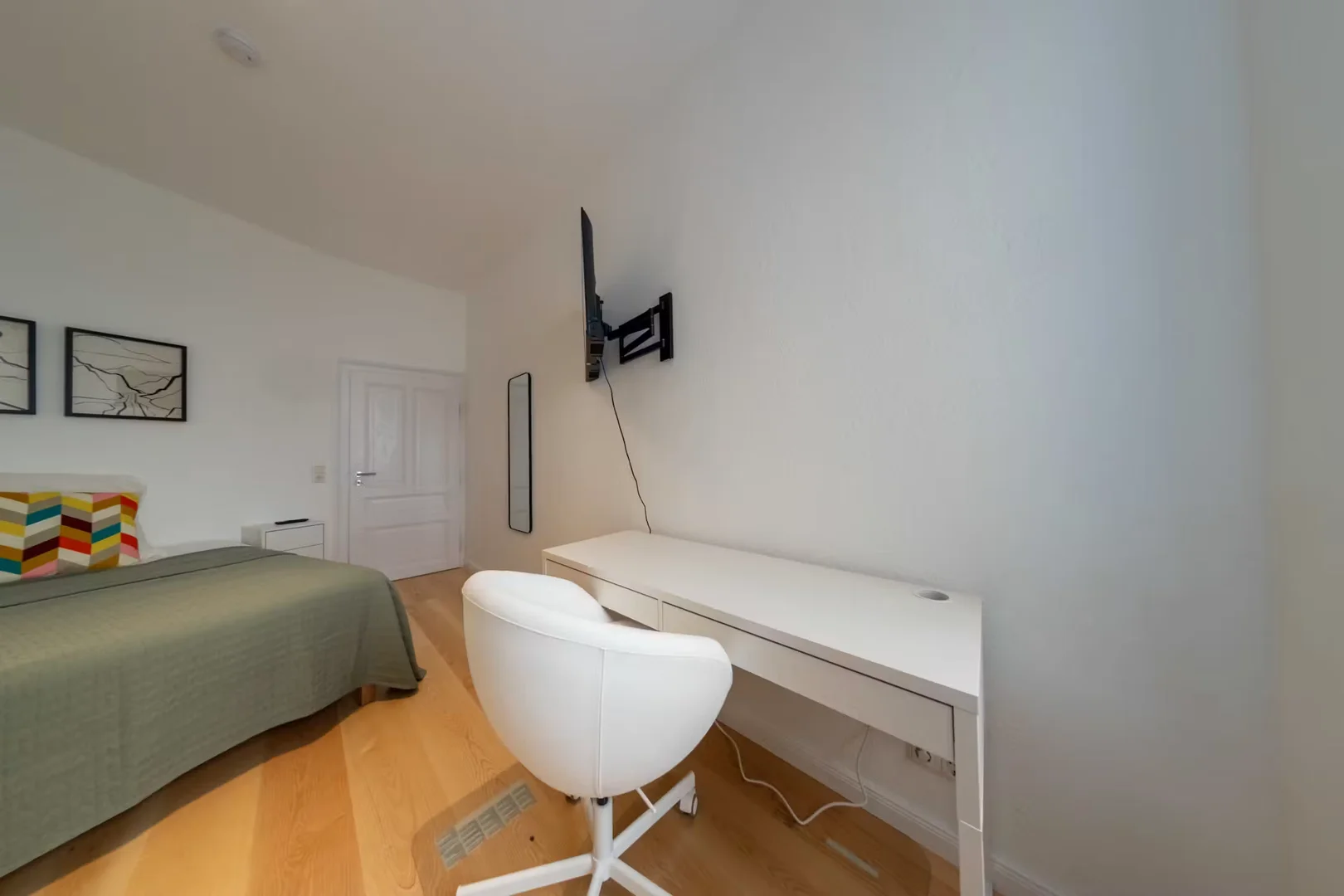Habitación estudiantil amplia y cómoda en 