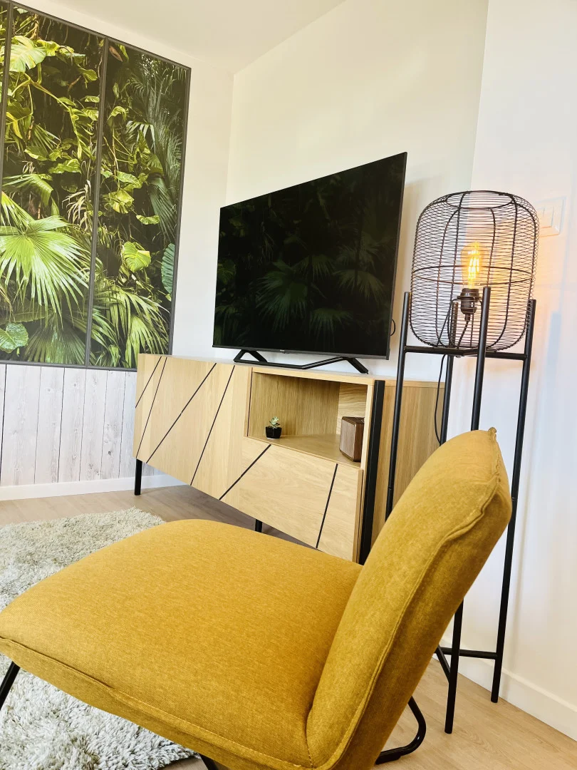 'de öğrenci dairesinde, tamamen mobilyalı kiralık oda