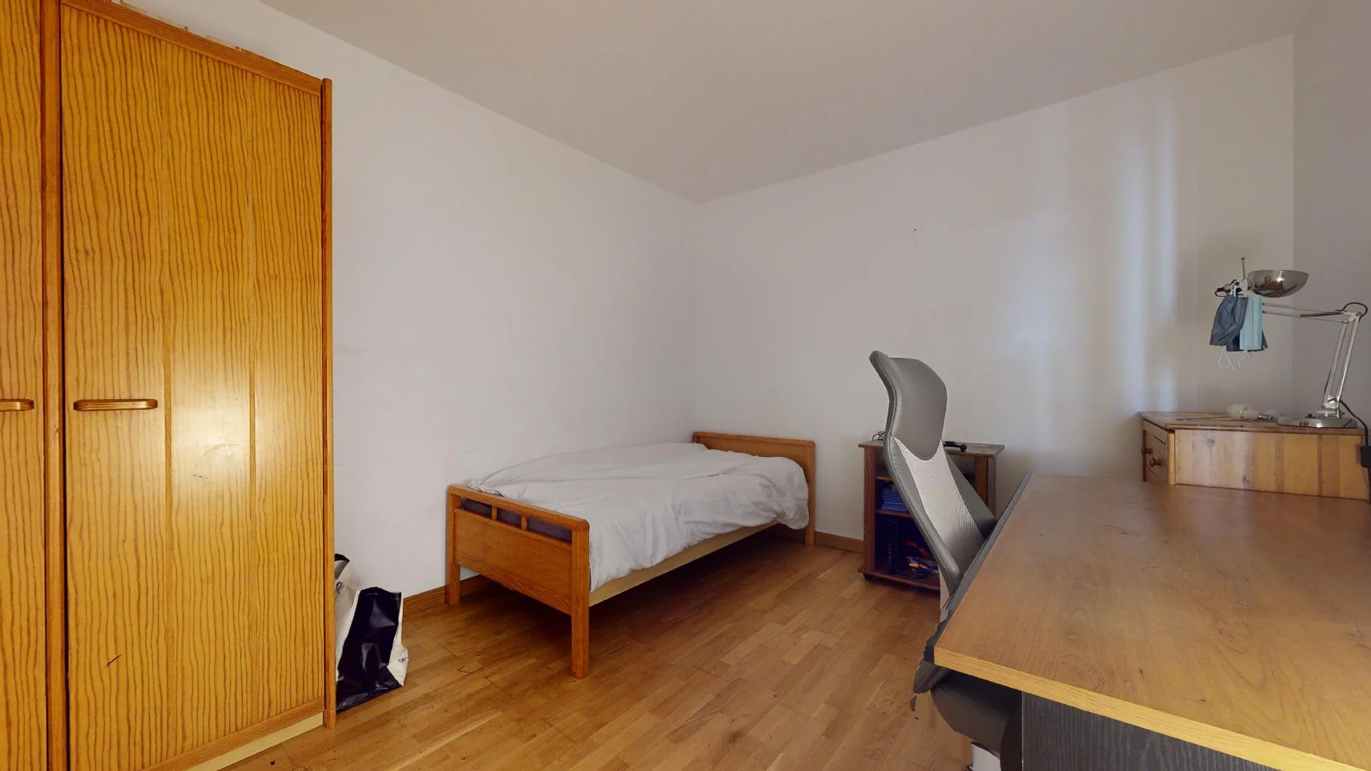 Habitación asequible para estudiantes con buena iluminación en 