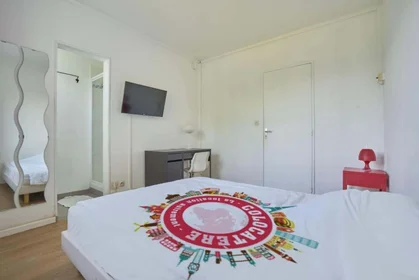 Özel oda konumu 3 Av. Georges Clemenceau, 51100 Reims, France, 7 13 görüntüsü
