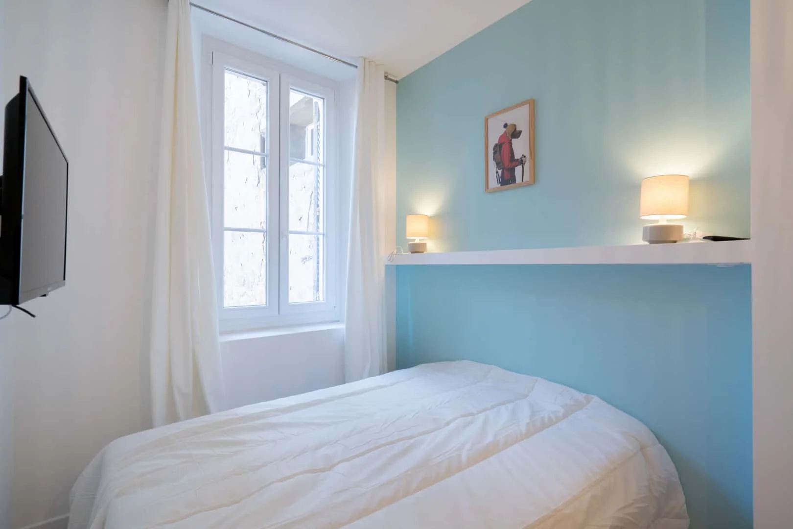 Quarto para alugar em apartamento de estudantes em , totalmente mobilado