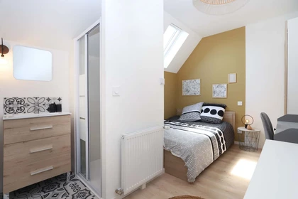 Habitación privada en 3 Av. Gergaud, 44300 Nantes, France, imagen 1 de 12