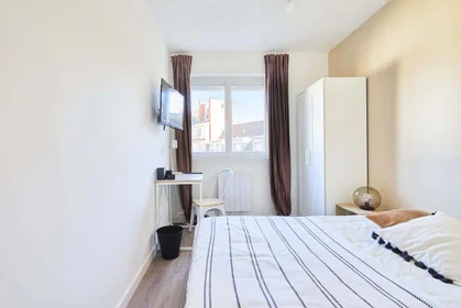 Chambre privée à 15 Rue du Quesnoy, 59300 Valenciennes, France, image 2 de 24