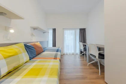 Mehrbettzimmer in der Via della Malvasia, , bild 1 von 10