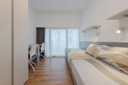 Mehrbettzimmer in der Via della Malvasia, , bild 2 von 10