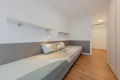 Mehrbettzimmer in der Via della Malvasia, , bild 4 von 10