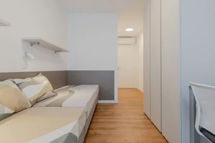 Mehrbettzimmer in der Via della Malvasia, , bild 5 von 10