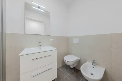 Mehrbettzimmer in der Via della Malvasia, , bild 7 von 10