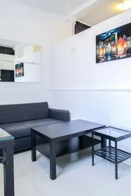 Habitación privada en C. de Leñeros, 28039 Madrid, Spain, imagen 1 de 20