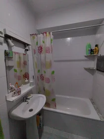 Stanza privata in Rúa Comercio, Agra do Orzán, immagine 8 di 10