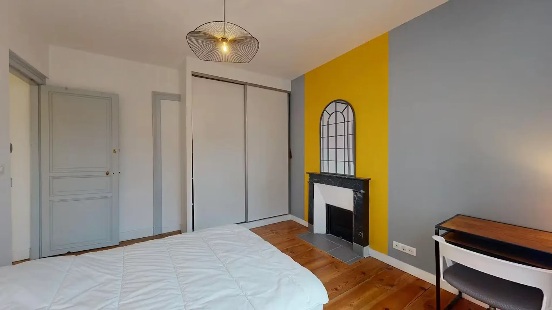 Habitación estudiantil económica cerca del campus en 