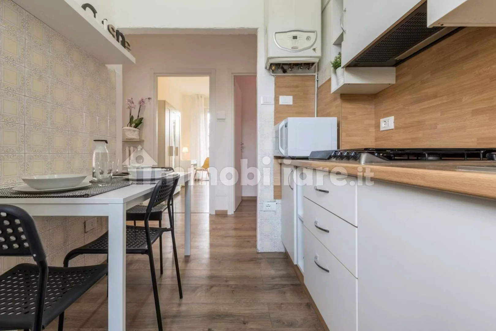 Zimmer in Studentenwohnung in  zu vermieten, voll möbliert
