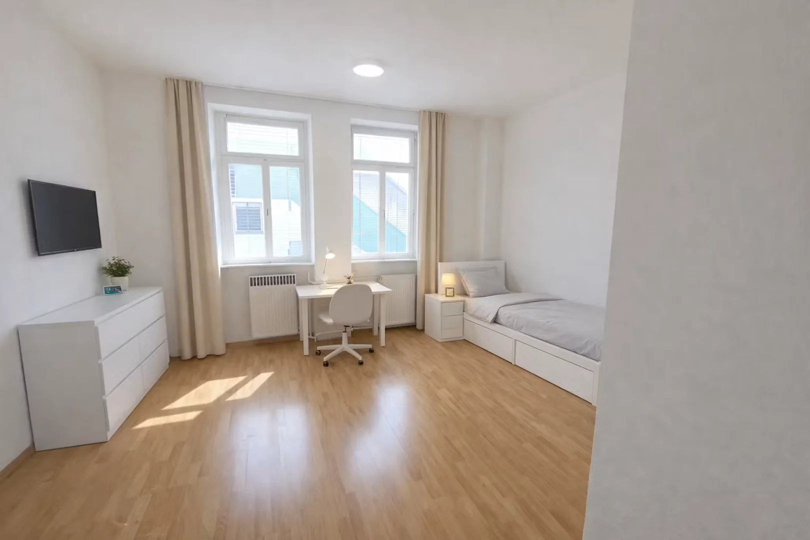 Economical student room with convenient location in 