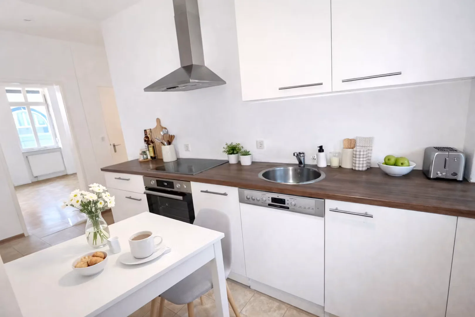 Budget-friendly student room close to campus in 