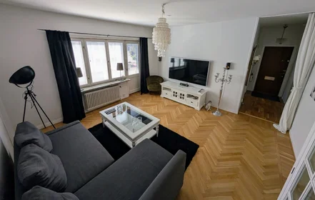 Logement entier à Sareksvägen 16, image 1 de 9