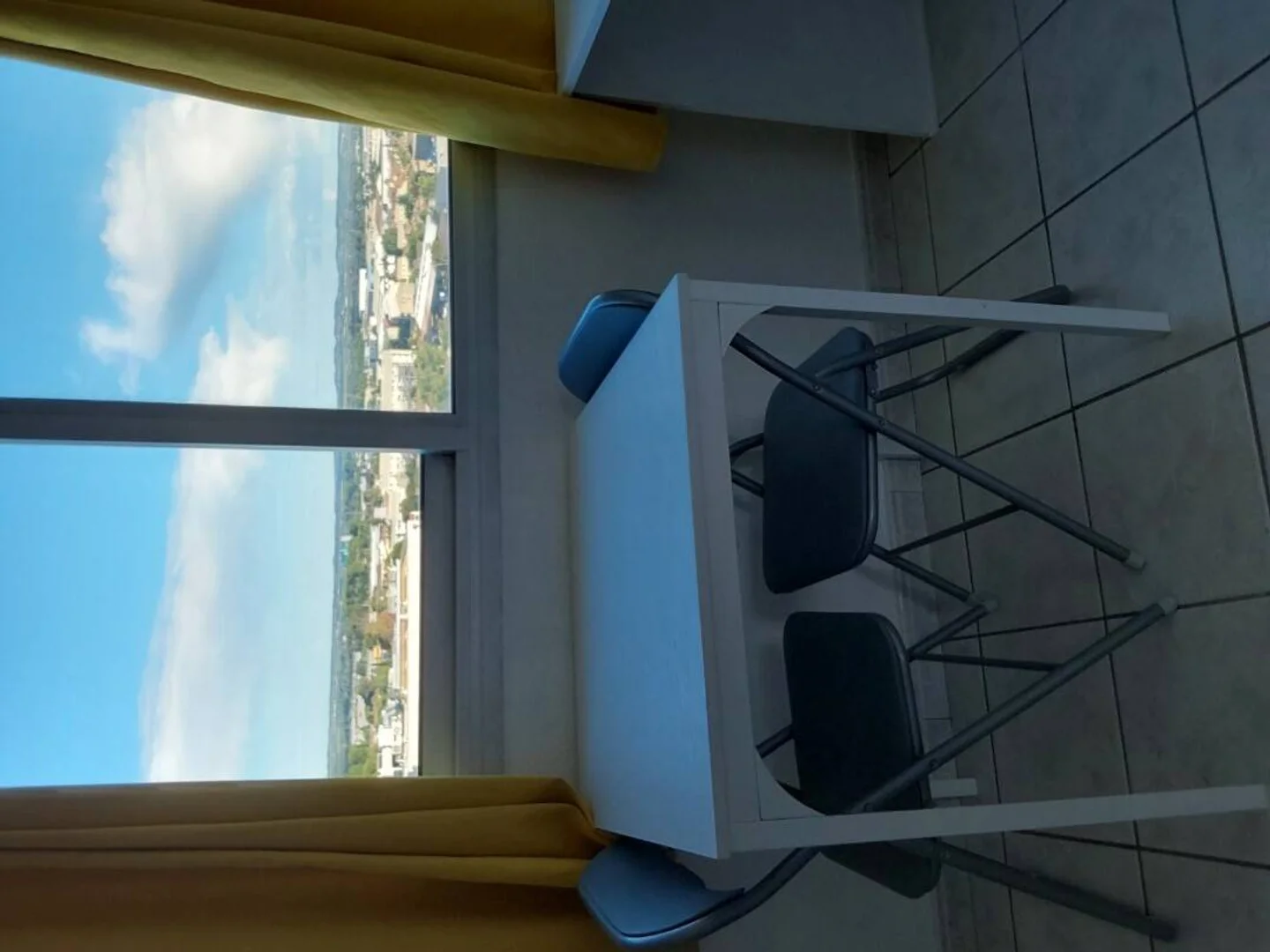 Habitación para estudiantes en  con área de estudio y facilidades compartidas
