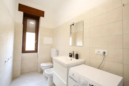 Quarto privado em Via Giuseppe Soli, imagem 12 de 17