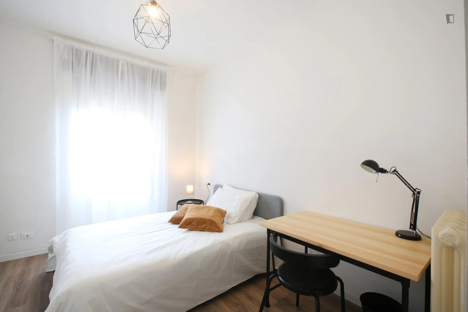 Bezahlbares Zimmer für Studenten mit ausreichender Beleuchtung in 