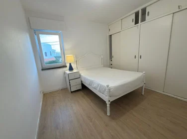 Habitación privada en R. Adelino Mendes, imagen 1 de 8