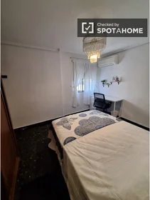 Entire apartment at Av. Daniel Comboni, image 14 of 19