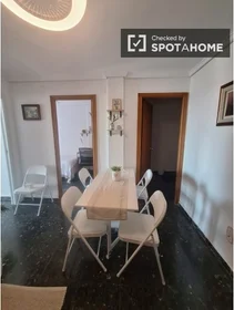 Entire apartment at Av. Daniel Comboni, image 4 of 19